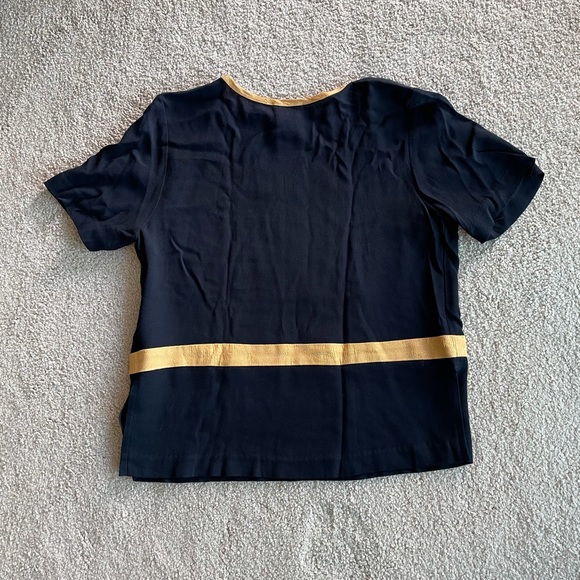 💜 5 for $25 Black and gold kimono fabric top - Picture 6 of 6